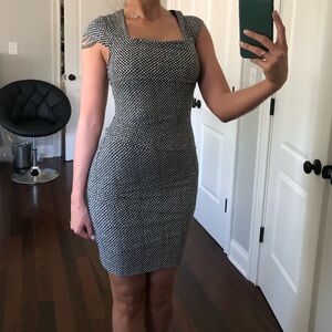 White House Black Market Houndstooth Slimming Dress - 6 Petite